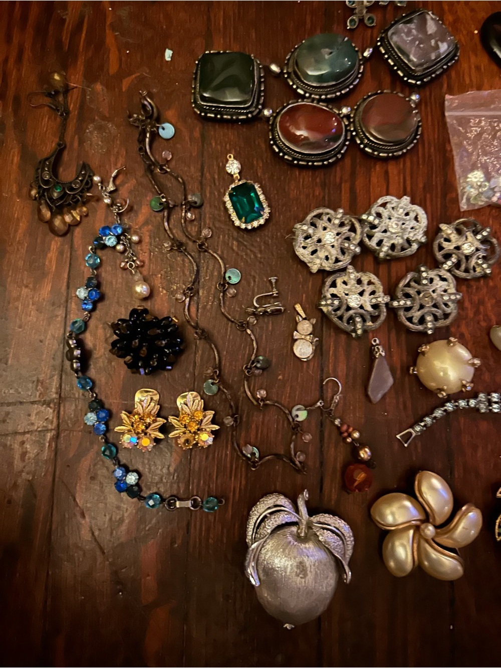Assorted Women’s Jewelry Lot – “Junk jewelry” for crafting - Picture 3 of 8